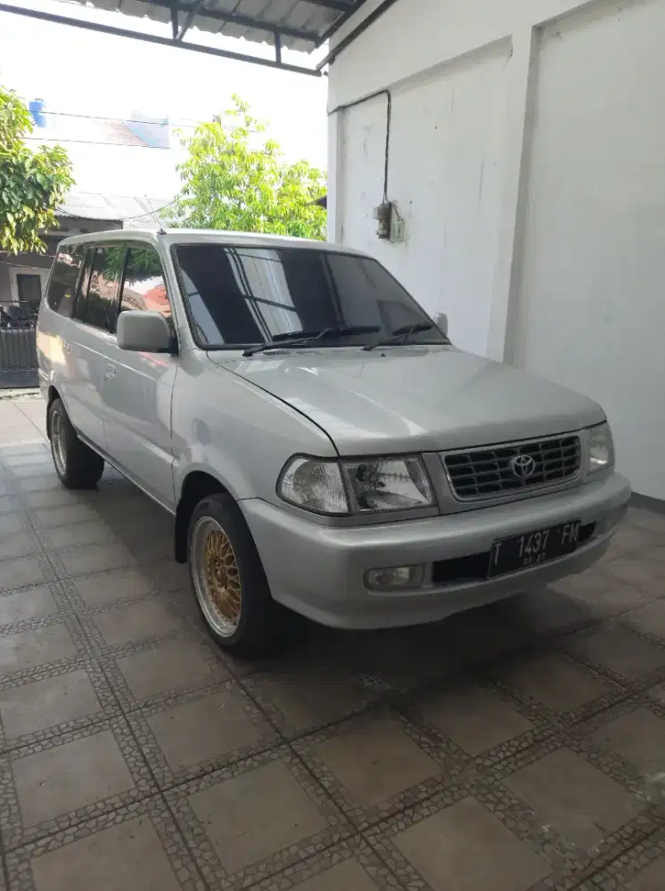 Toyota Kijang Lgx Efi 1.8 manual thn 2000 br kelar d bangun