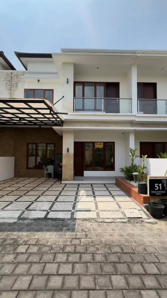 Dijual Rumah di Seminyak One Gate System 500 m ke Jl Sunset Road