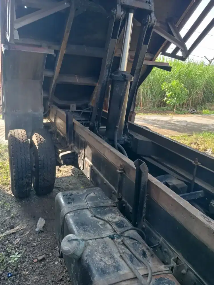 Mobil truck disel DAM