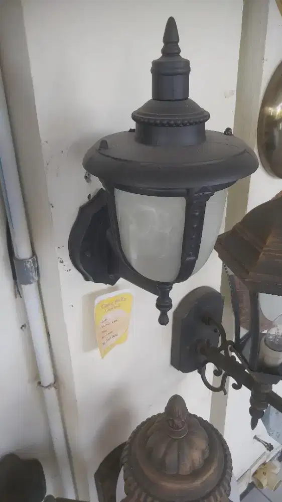 Lampu dinding delman