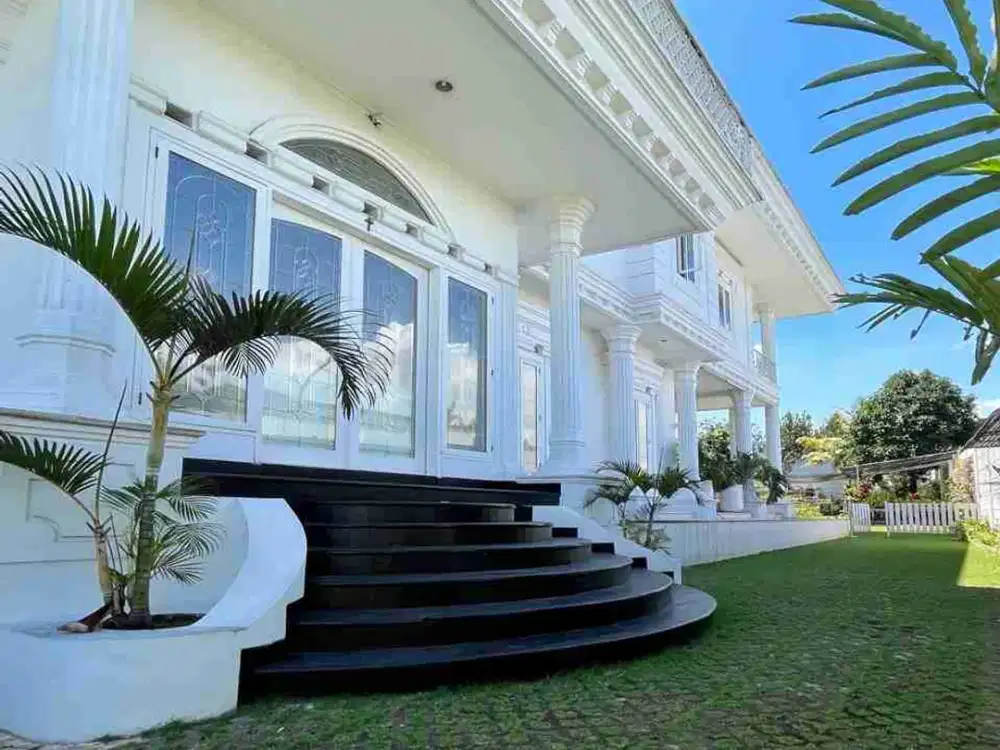 Dijual rumah mewah SETRA DUTA  bandung siap huni furnished bangunan halaman besar serius SHM premium nego