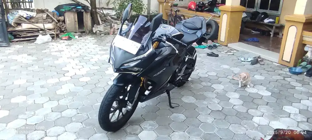 Cbr150r 2023 istimewa jarang pakai km. 15 rb an
