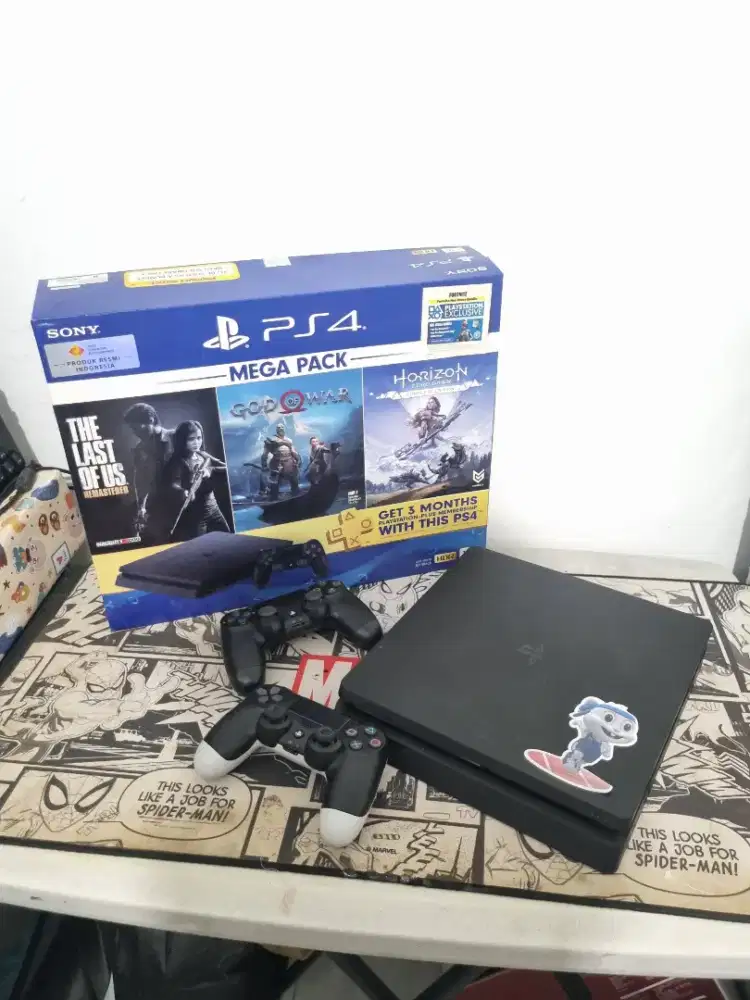 PS4 SLIM Jet Black 1TB Bundle Edition