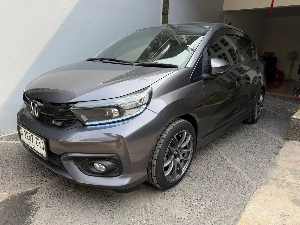 Honda Brio RS CVT AT 2019 Abu2 Ganjil Kondisi istimewa