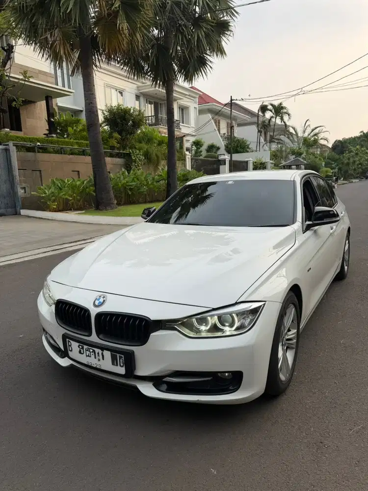 BMW 320i 2013 Bensin
