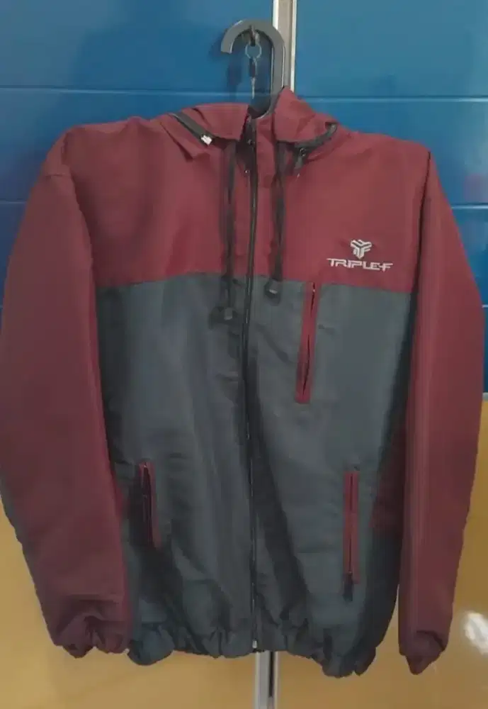 Di jual jaket Triple F