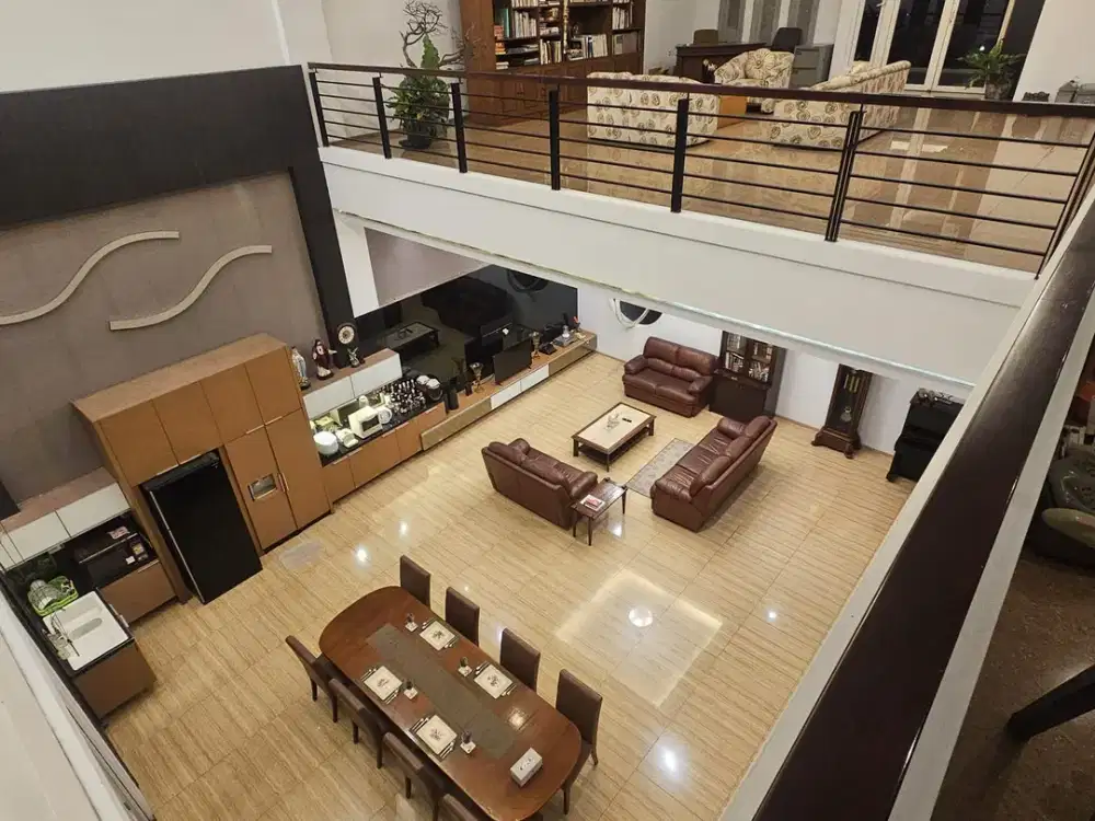 Rumah Cantik,Semi Furnished,Siap Huni Daerah Semarang Selatan - 11327