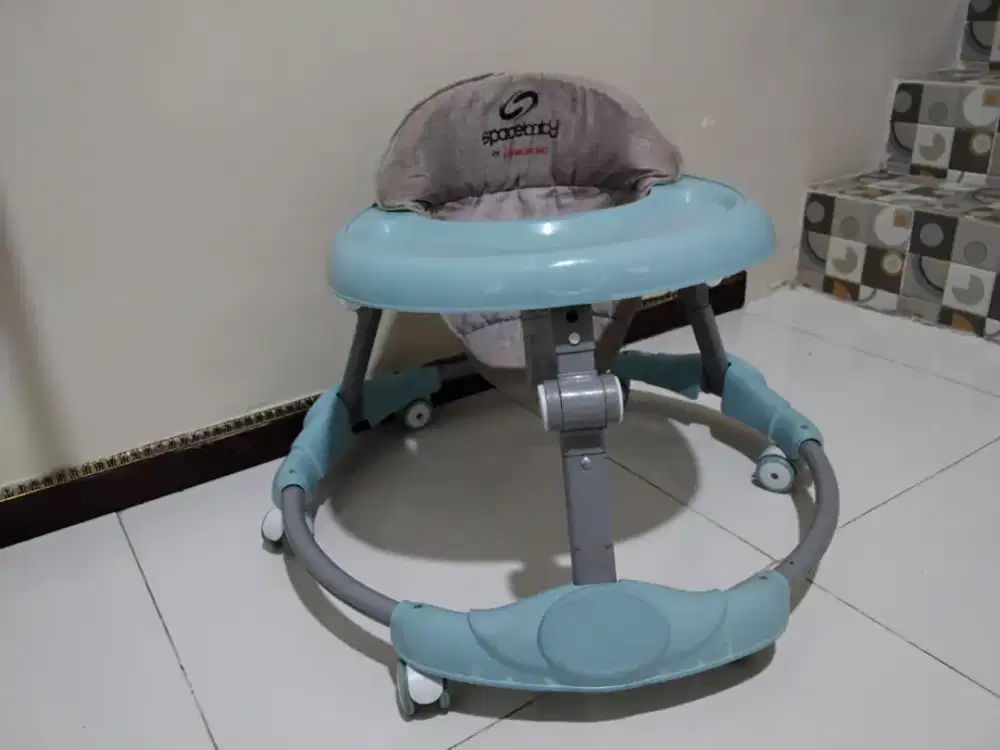 Baby safe walker