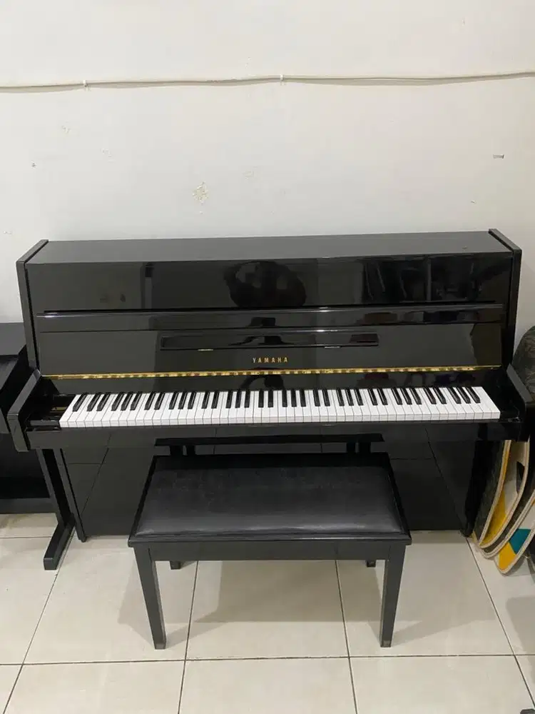 Piano akustik Yamaha Lu-101 PE