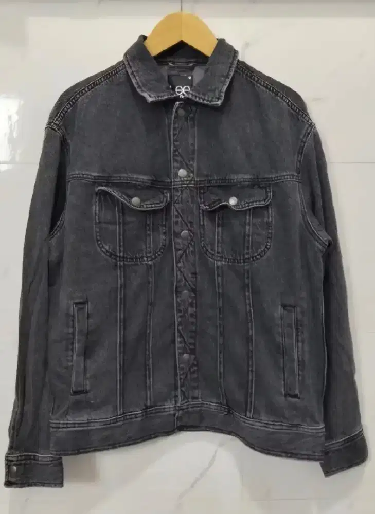 Jacket jeans /jaket denim trucker  Lee original store ..new/baru..uk L