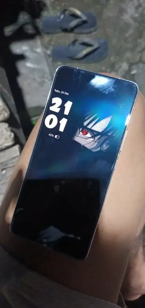 Iqoo 13 12/256 putih /silver