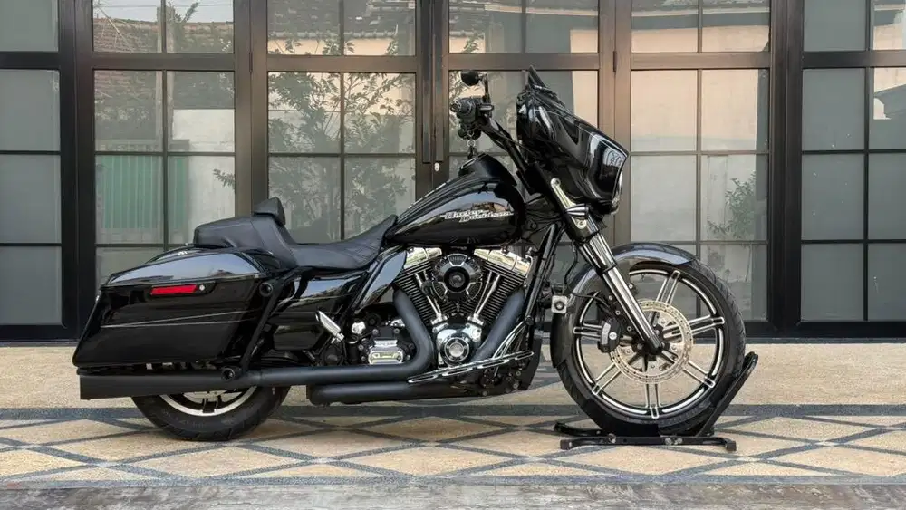 Streetglide Rushmore 2015