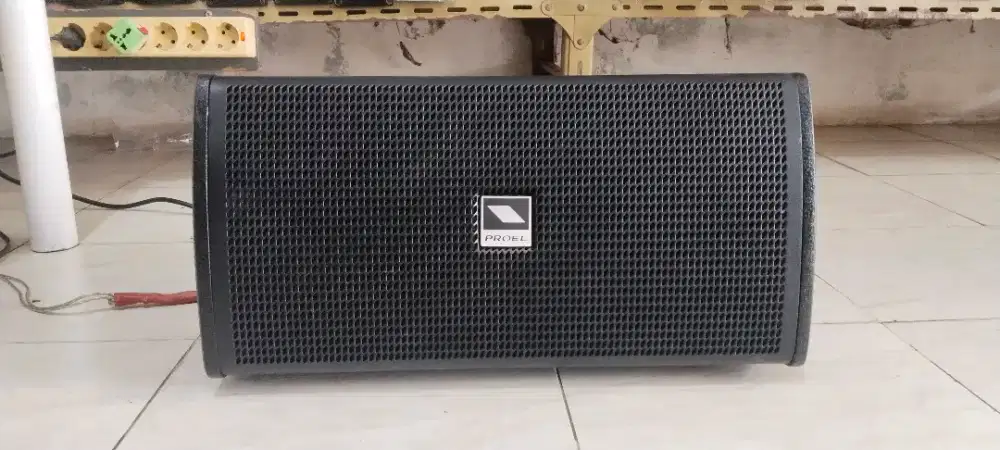 Speaker Line Array PROEL LT8A Kondisi Normal
