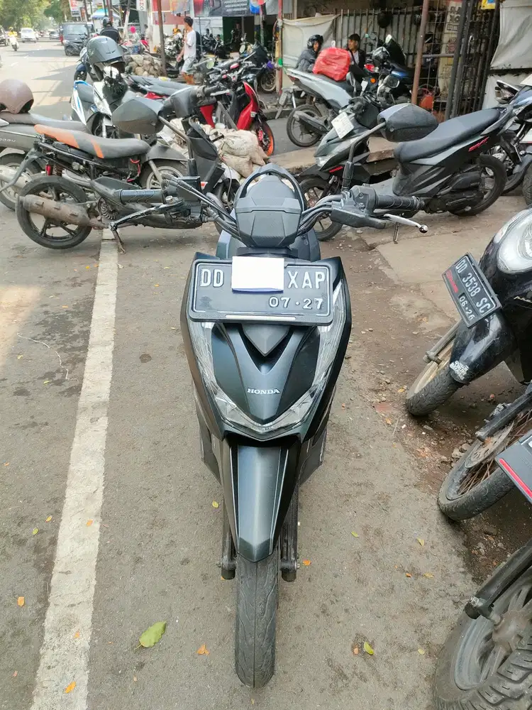 Honda Beat Street 2022 hitam