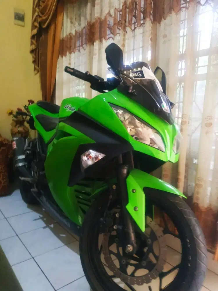 Motor Kawasaki Ninja EXL250I Tahun 2012 BPKB STNK Lengkap Pajak Hidup