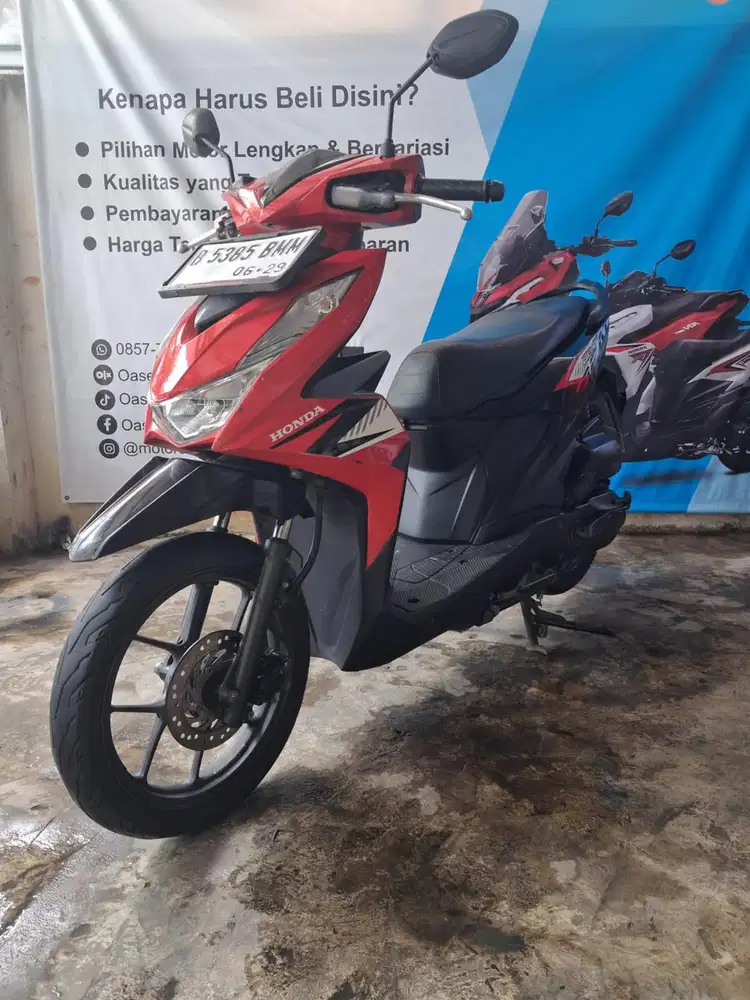 (B) Honda Beat CBS FI Tahun 2024