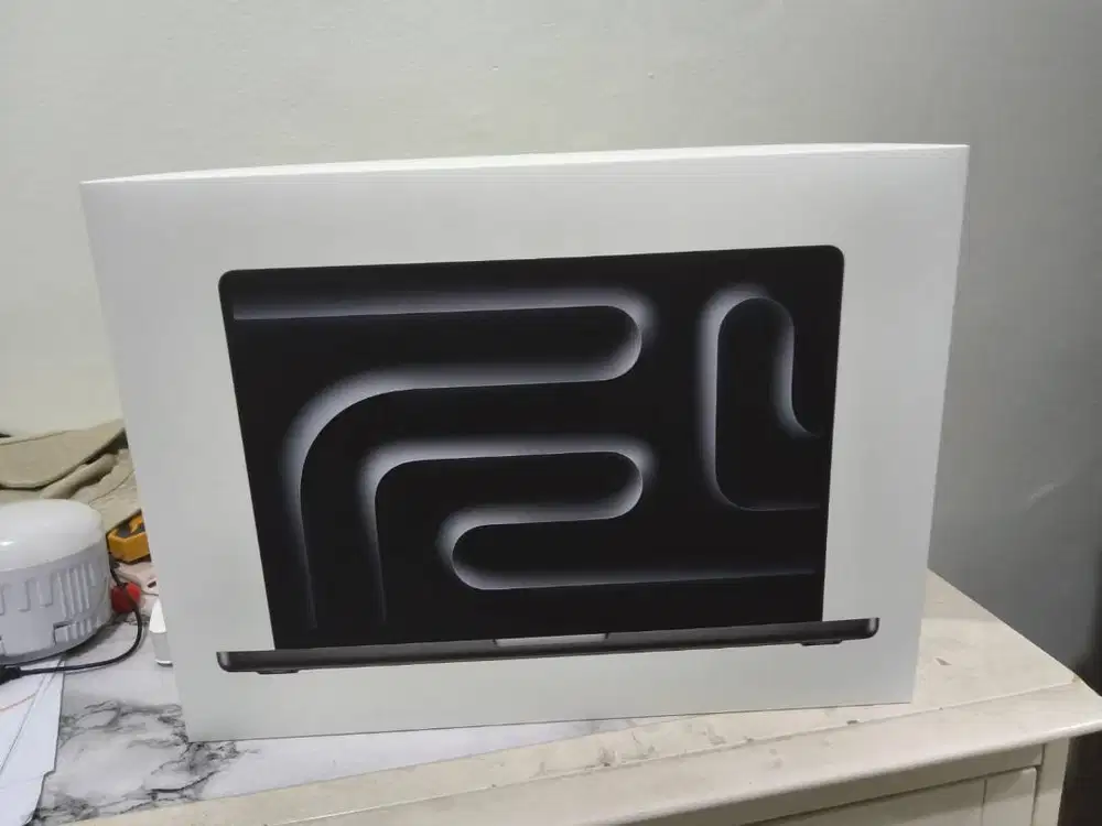 (masih segel) Jual MacBook Pro M5 , Memory 24 Gb and Storage 1 T