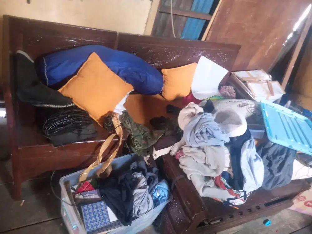 Kursi kayu untuk ruang santai (tamu)