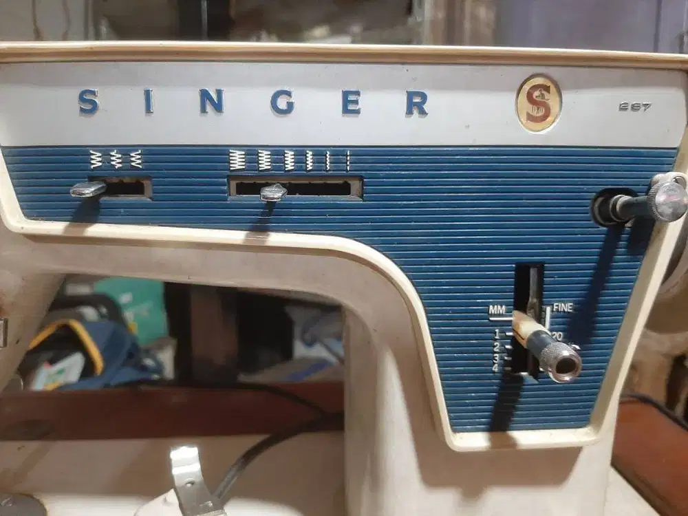 Mesin Jahit SINGER 287 dengan meja