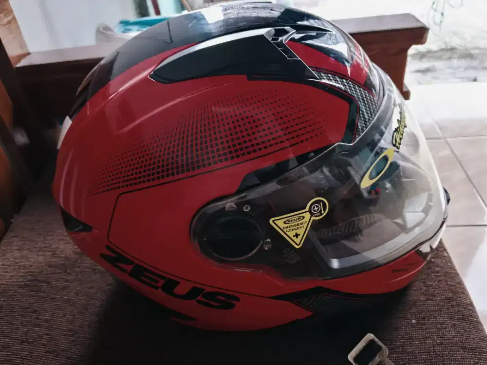 Helm zeus 811 AL6