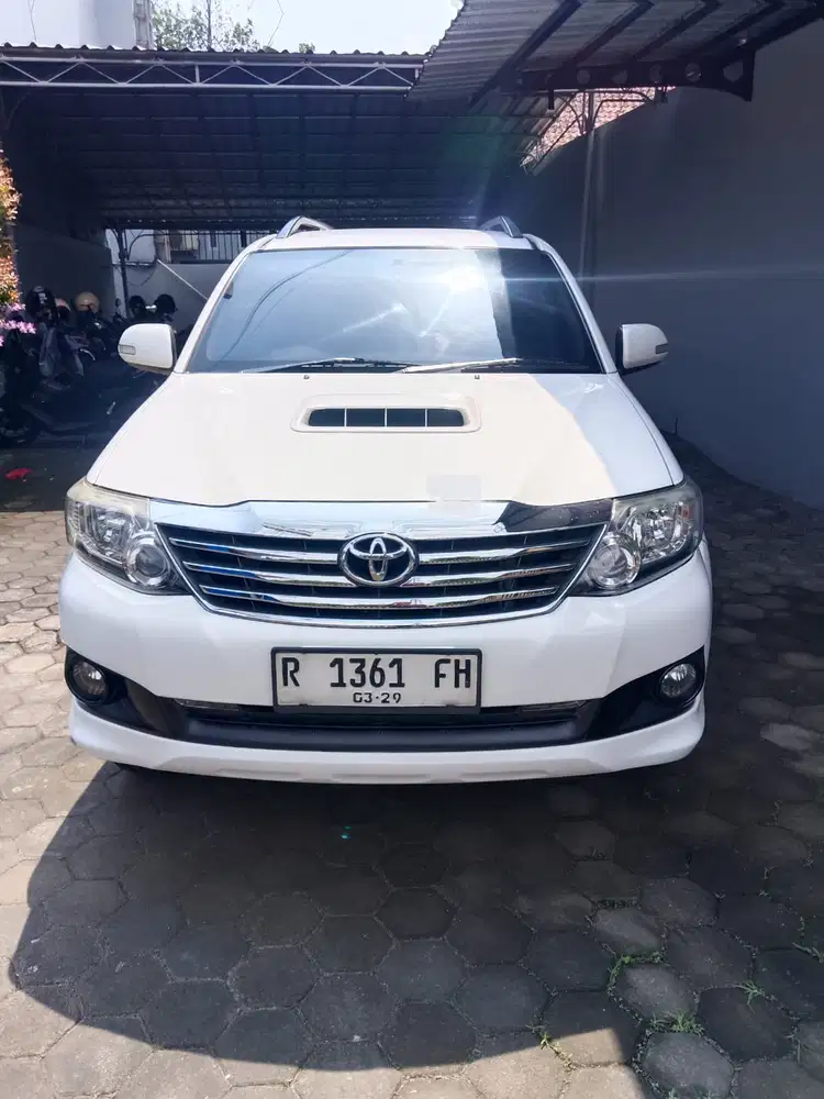 DIJUAL   TOYOTA  FORTUNER 2.5 G VNT TURBO AT 2012(SOLAR)  WARNA PUTIH