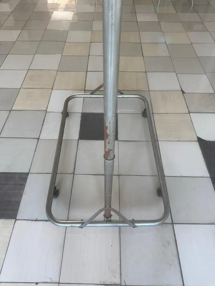 Ayunan anak warna stainless