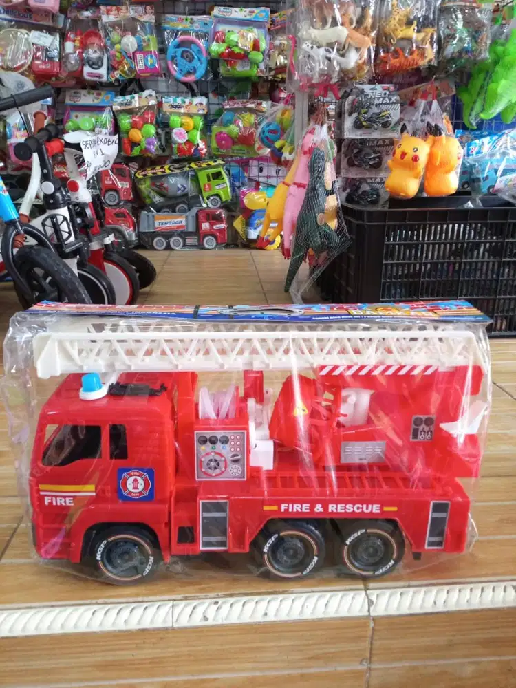 mainan anak truk pemadam jumbo bisa keluar air
