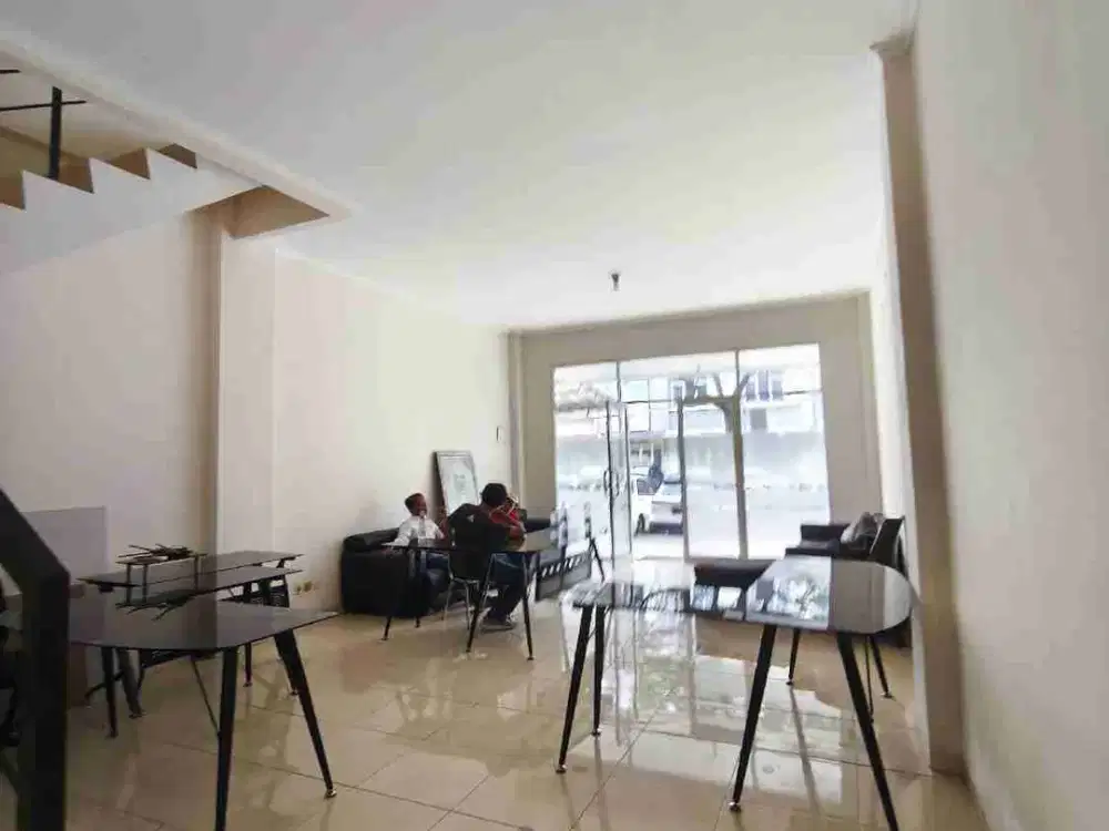 Dijual/Disewakan Ruko 3lt Furnish sdh ad sekatan cocok u/Kantor