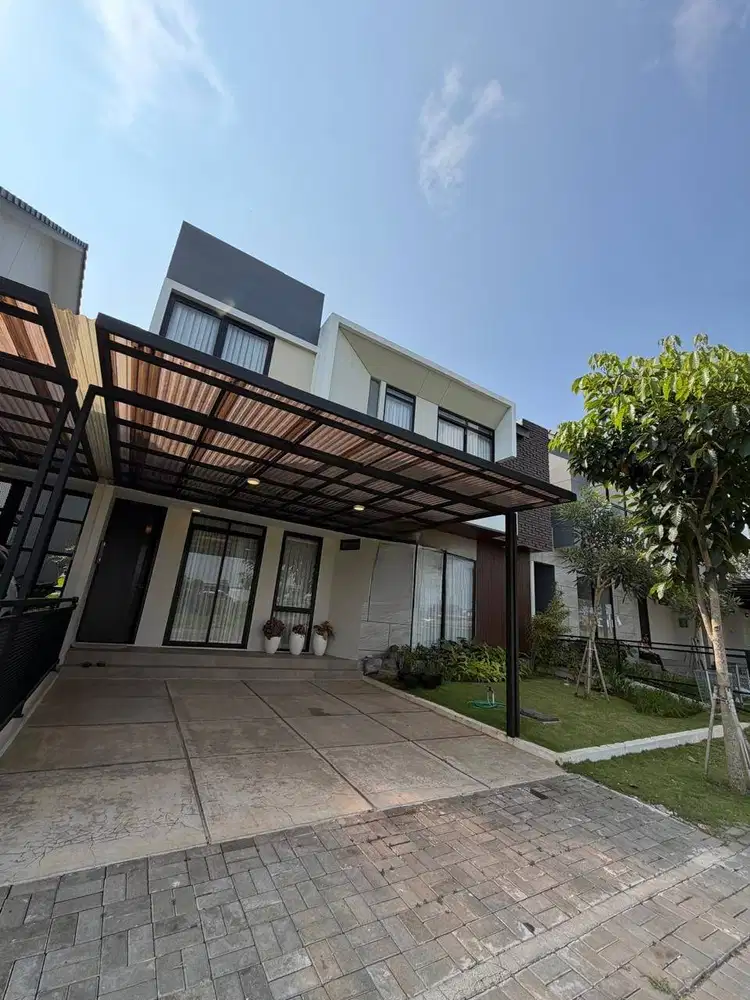 Dijual Rumah Keren Full Furnished dan Renov Kota Baru Parahyangan