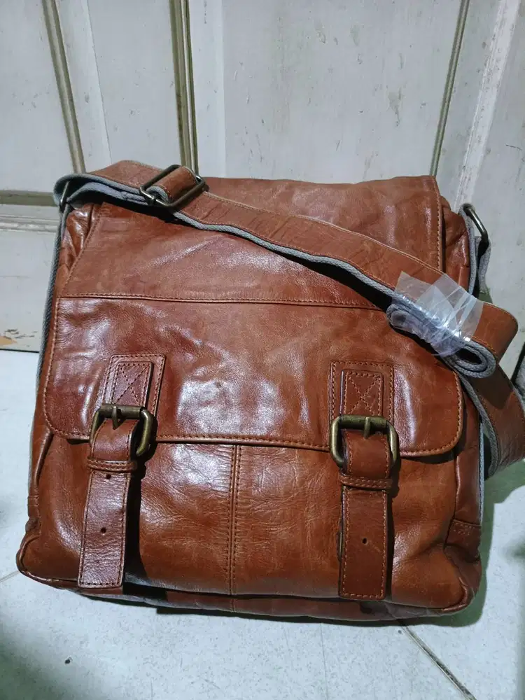 Mulus! Pre-Loved Tas Kulit FOSSIL BRAND Sling Bag Size L Kulit Asli