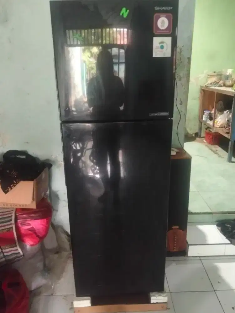 Kulkas sharp inverter