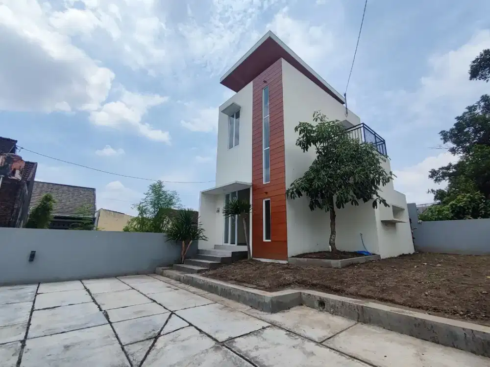 Rumah Siap Huni 2 Lantai Maguwoharjo, Dekat Pasar Stan & Jogja Bay