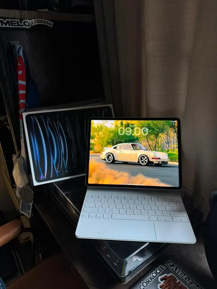 ipad pro 12.9 gen 6 M2 512gb wifi + cell ibox free apple magic keyboa