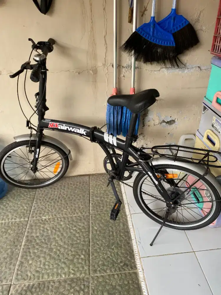 Sepeda lipat merk ace airwalk