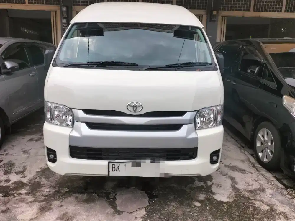 Odo 33perak‼️Toyota Hiace Commuter Putih 2024