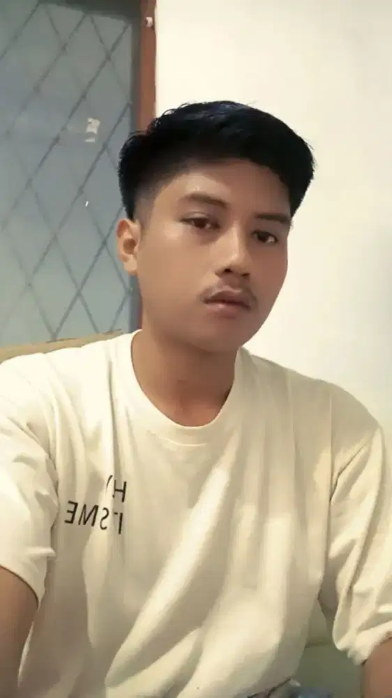 cari kerja apa ajh yg penting halal dapet saya kerjakan