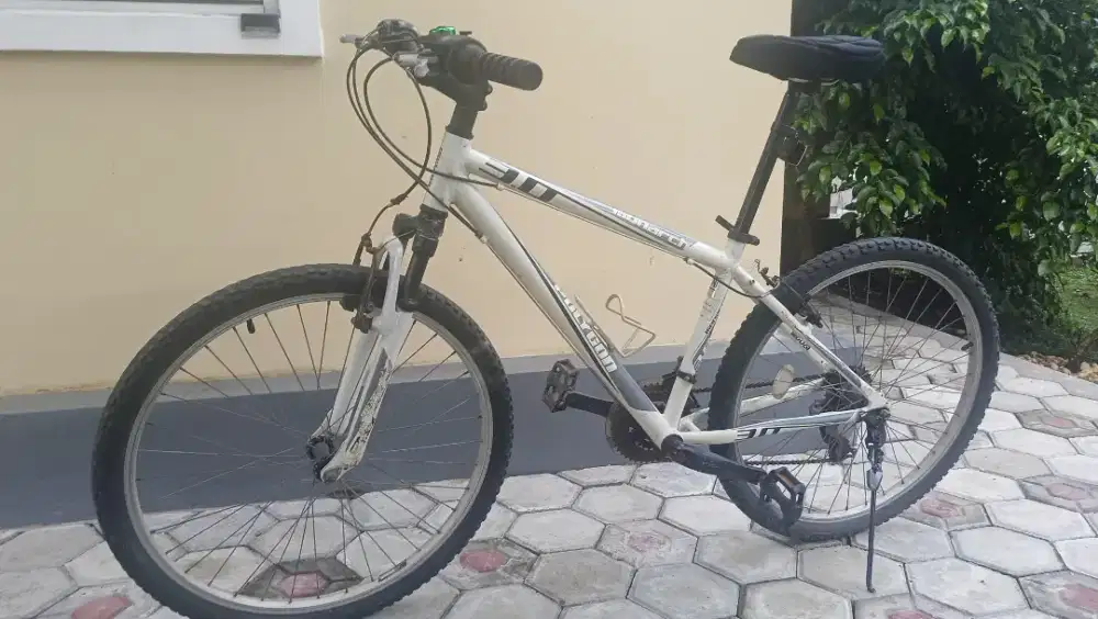 Sepeda MTB Polygon Monarch 3 uk 26