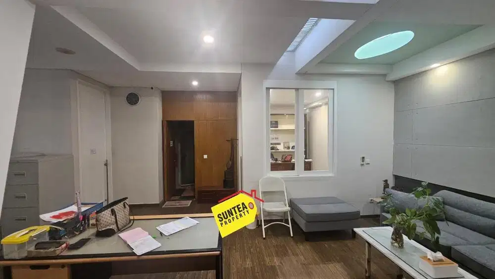 HOT SALE!!!RUMAH MEWAH SIAP HUNI LOKASI STRATEGIS AMAN DAN NYAMAN