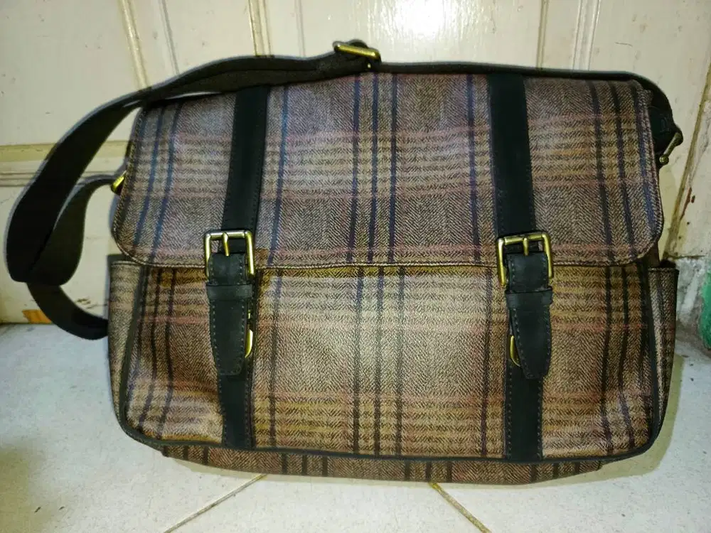 [Mulus] Tas Kulit Cowok Pre-Loved FOSSIL Sling Bag Size L