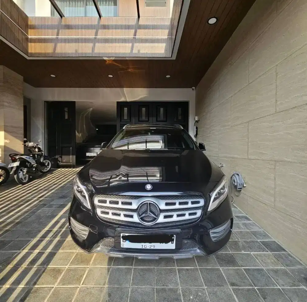 MERCEDES BENZ GLA 200