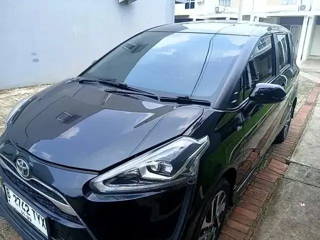 DP MURAH - Toyota Sienta 1.5 Q Bensin-AT 2019 Hitam