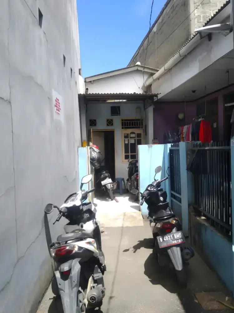 Dijual Rumah Daerah Meruya Selatan dekat Universitas Mercu Buana