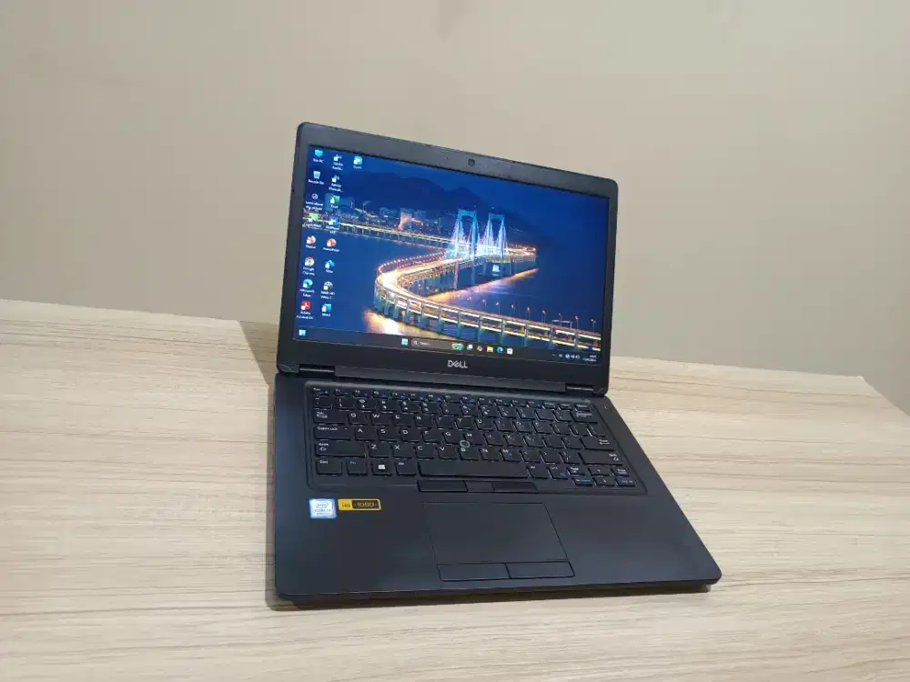 Dell 5491 core i7-8850H 12CPUs,ssd 256gb,ram 8gb,full HD