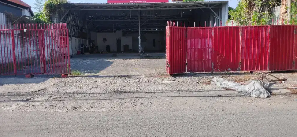 DISEWAKAN TANAH BESERTA BANGUNAN