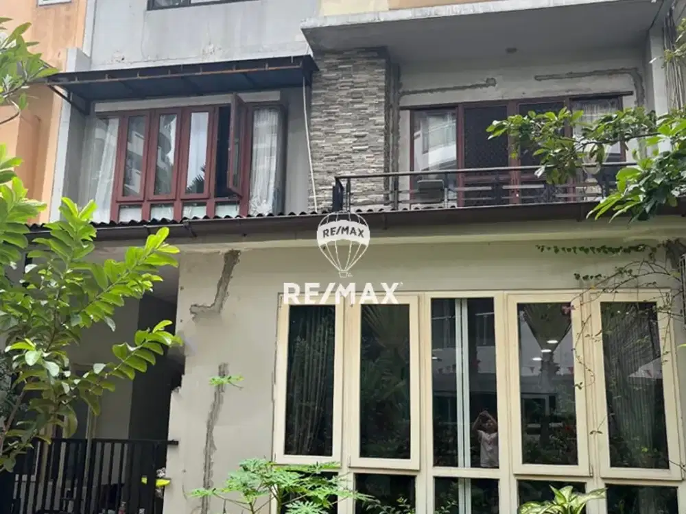 DIJUAL CEPAT RUMAH TOWNHOUSE DI DAERAH SPRINGHIL KEMAYORAN JAKARTA PUSAT