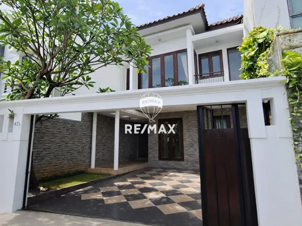 DISEWAKAN RUMAH CANTIK DIKAWASAN KEMANG JAKARTA SELATAN