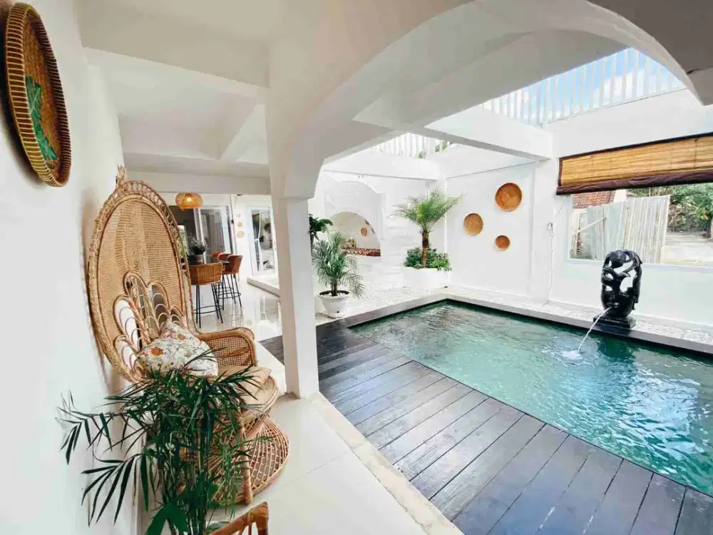 villa modern jalan Kunti Seminyak bali