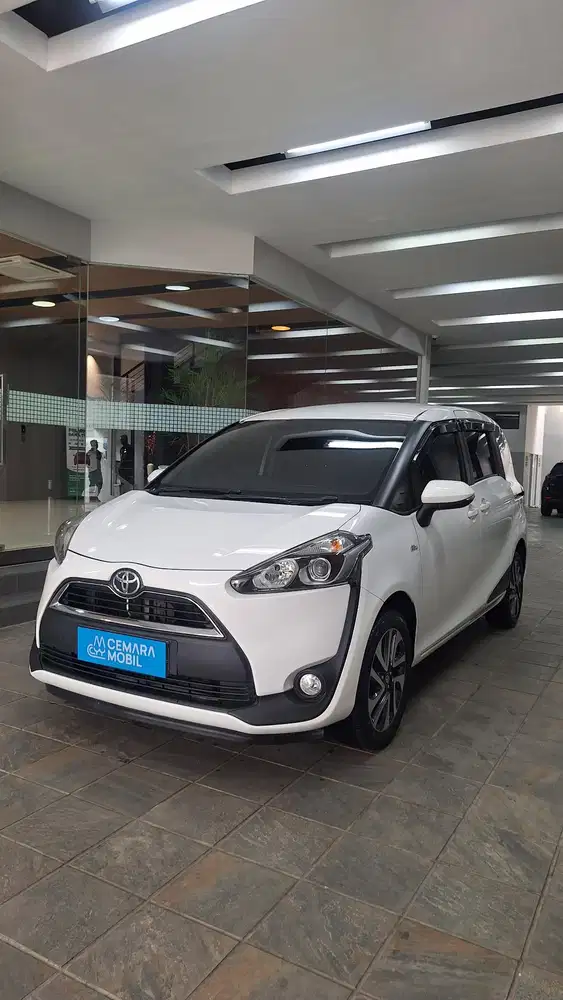 Toyota Sienta V AT 2017