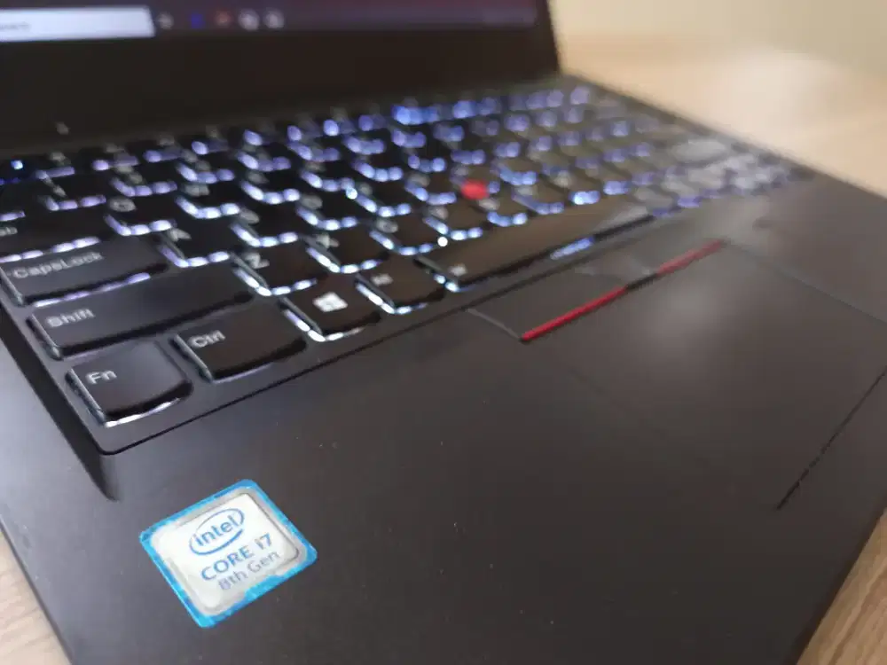 Thinkpad core i7-8265U ssd 256gb,ram 8gb,slim elegan,murah,normal