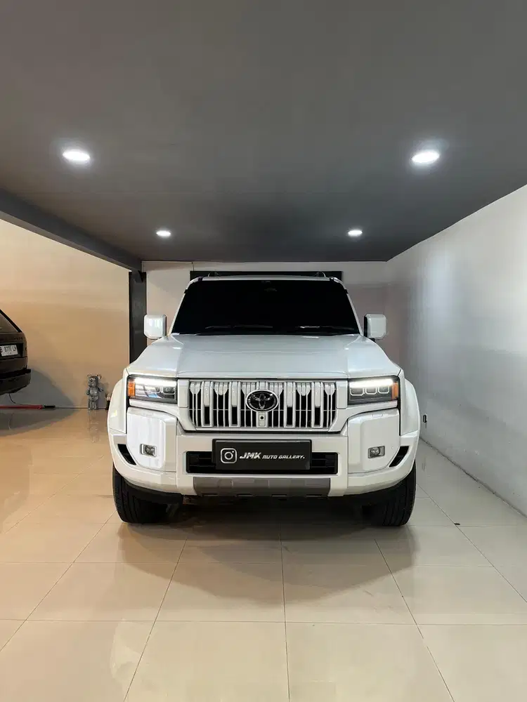 Toyota Land Cruiser Prado Kakadu (LOW KM) LIKE NEW